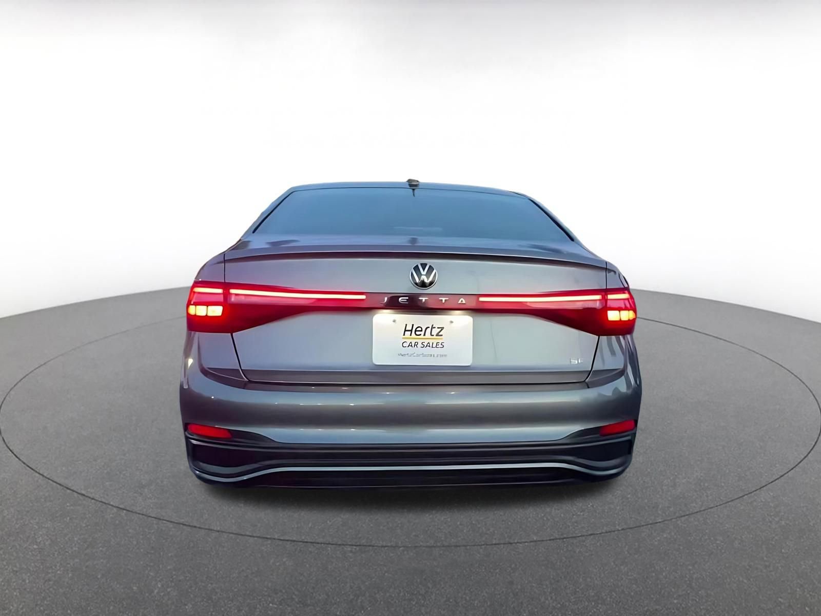 Used 2025 Volkswagen Jetta SE image 12