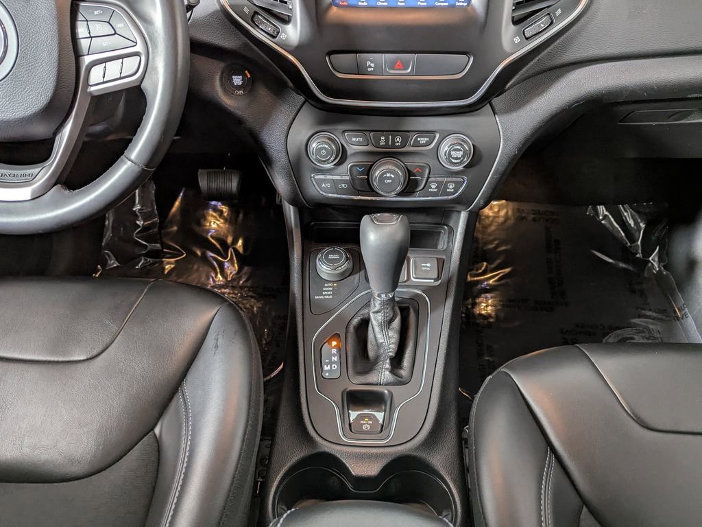 Used 2020 Jeep Cherokee Latitude Plus image 33