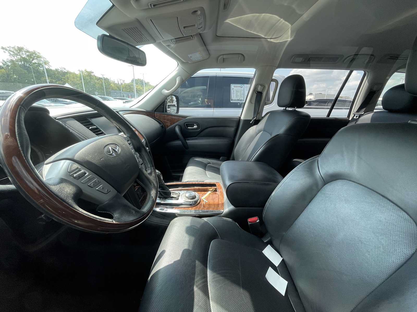 Used 2019 INFINITI QX80 Luxe w/ 22" Wheel Package AWD/4WD image 7