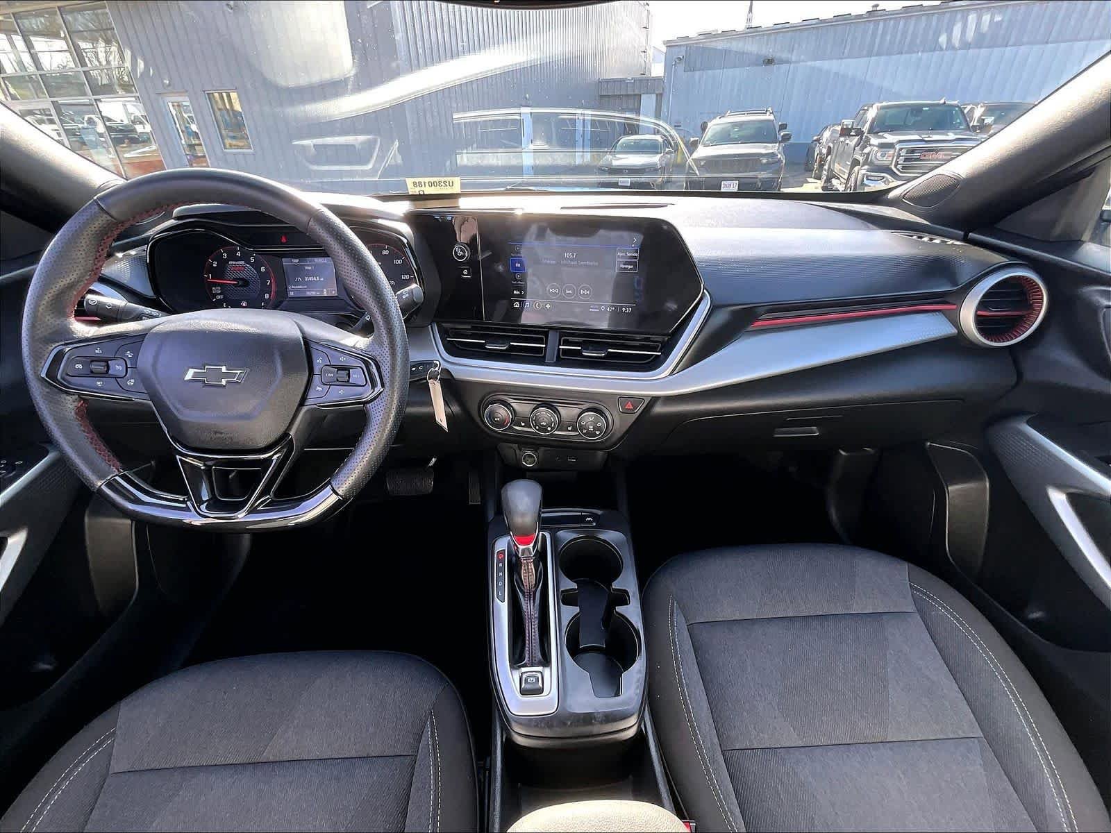 Used 2024 Chevrolet Trax RS w/ Driver Confidence Package FWD image 21
