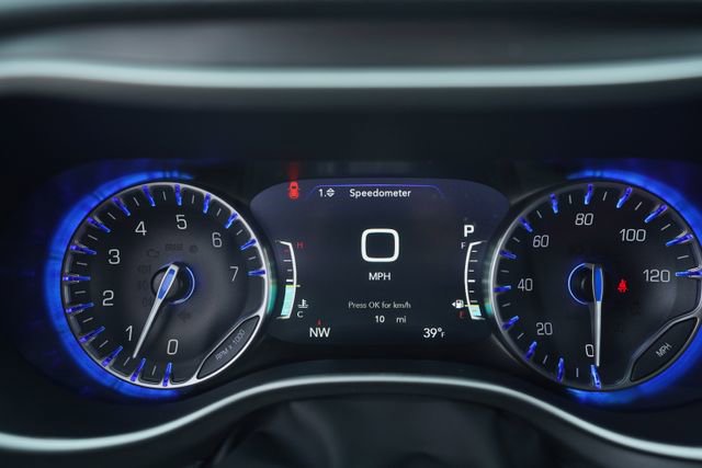 New 2026 Chrysler Pacifica Select FWD image 31