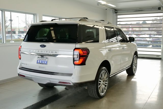 Used 2022 Ford Expedition Limited image 6