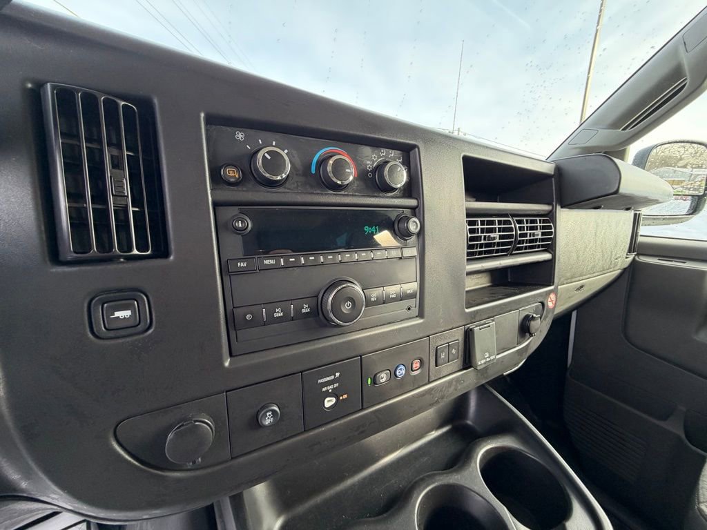 Used 2025 Chevrolet Express 3500 LT w/ LT Preferred Equipment Group image 18