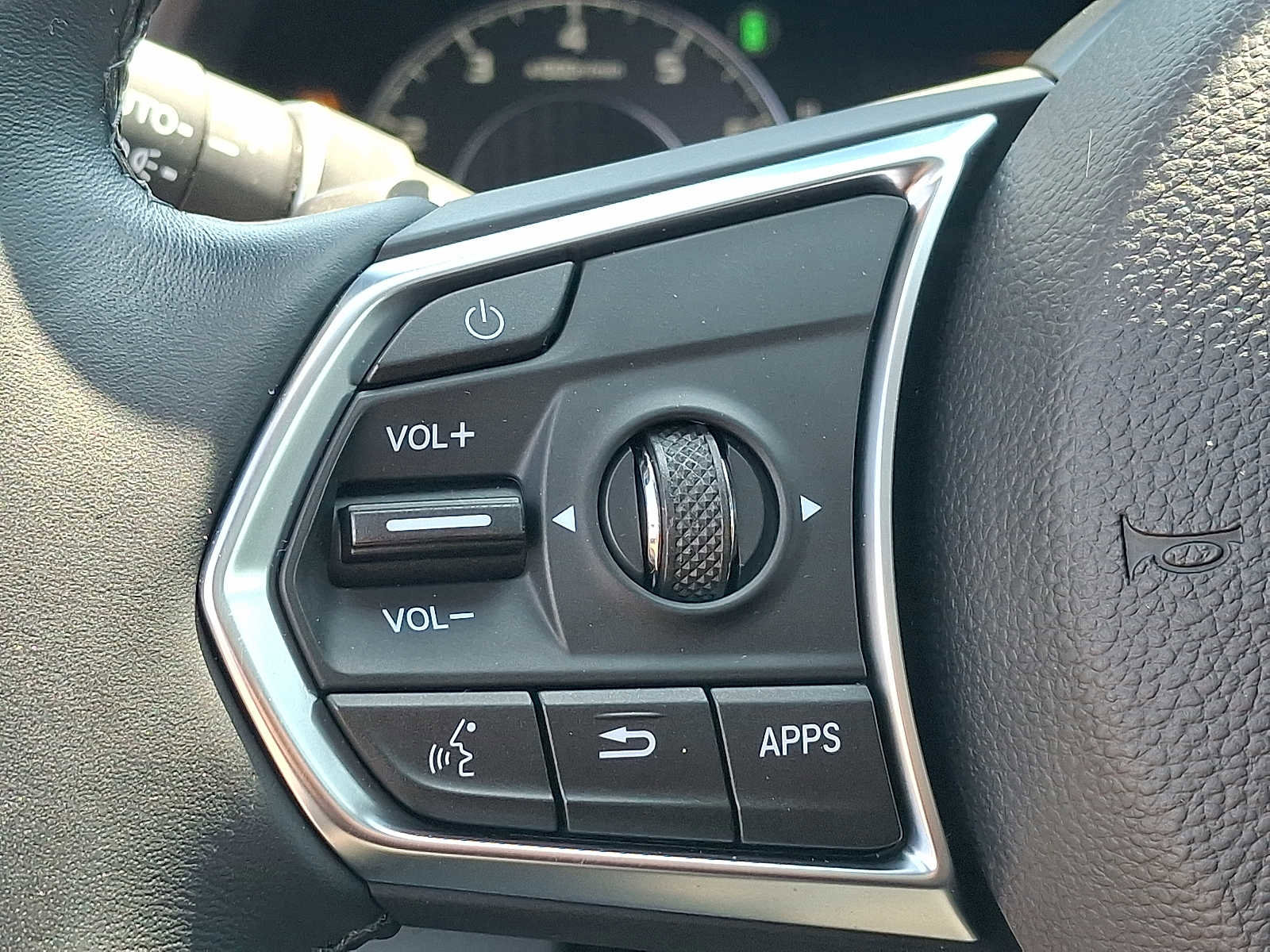 Used 2024 Acura RDX SH-AWD image 22