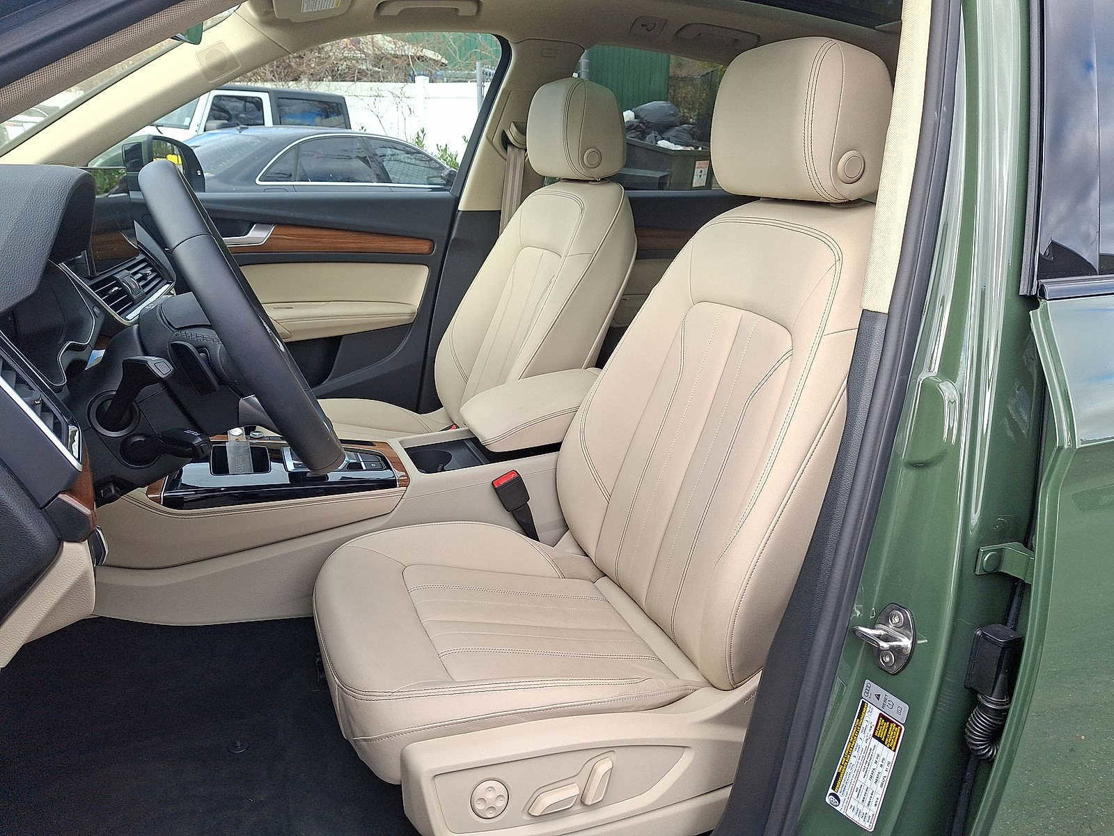 Certified 2025 Audi Q5 2.0T Premium Plus w/ Premium Plus Package image 11