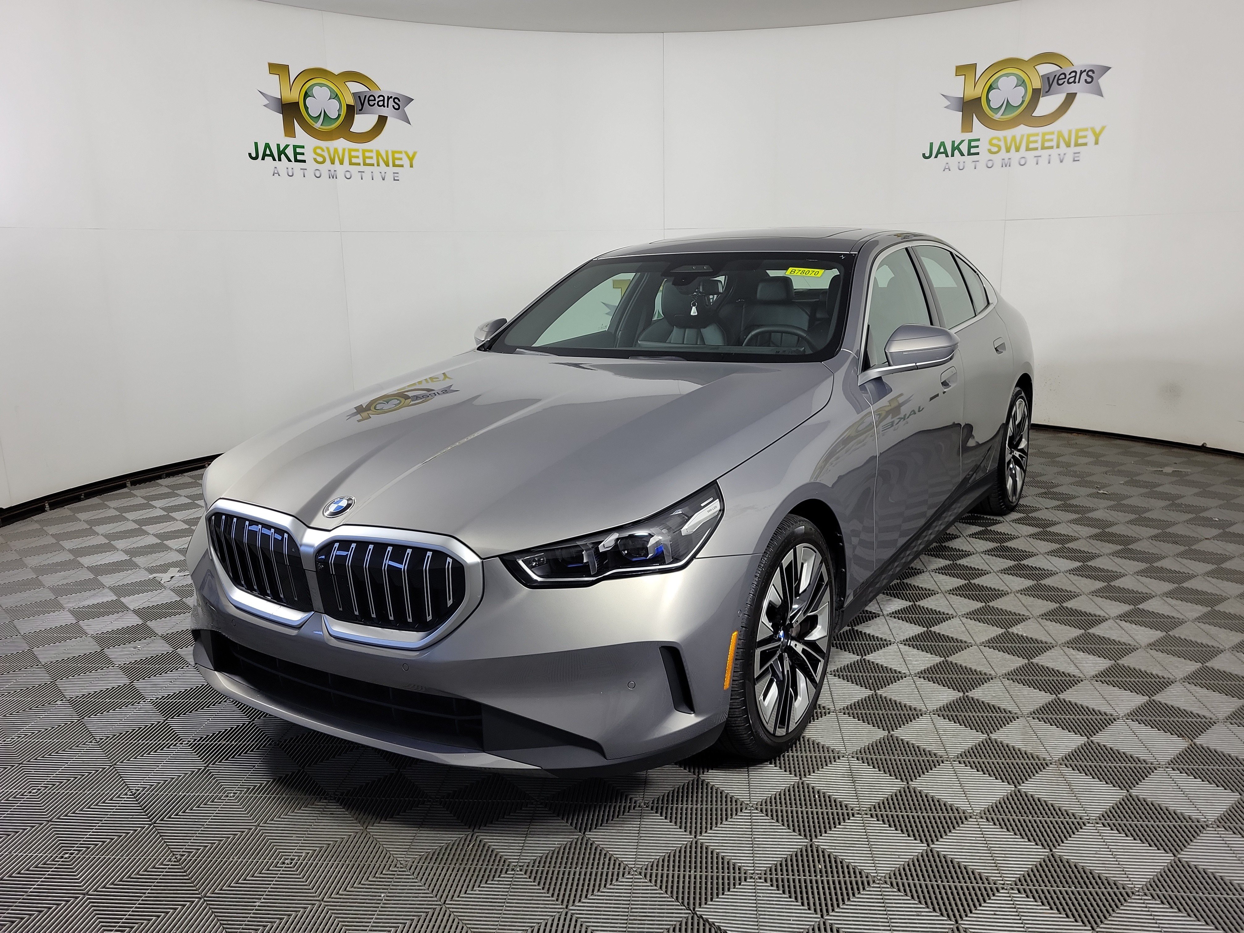 Used 2026 BMW 540i xDrive AWD/4WD image 3