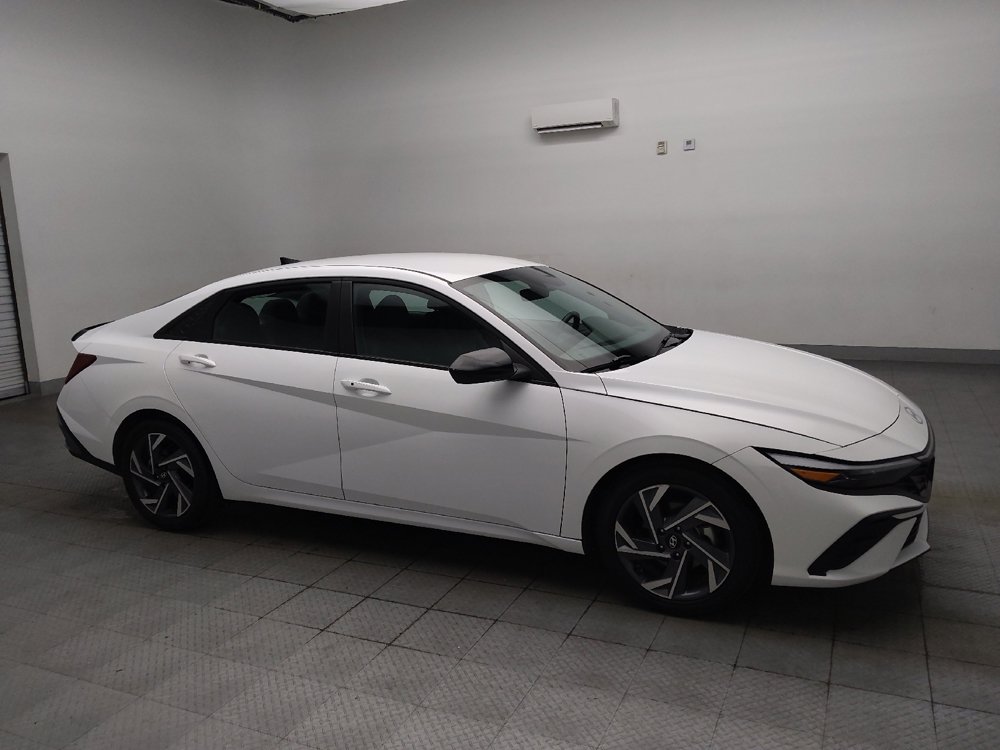 Used 2025 Hyundai Elantra SEL FWD image 11