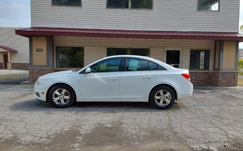Used 2012 Chevrolet Cruze LT FWD image 1