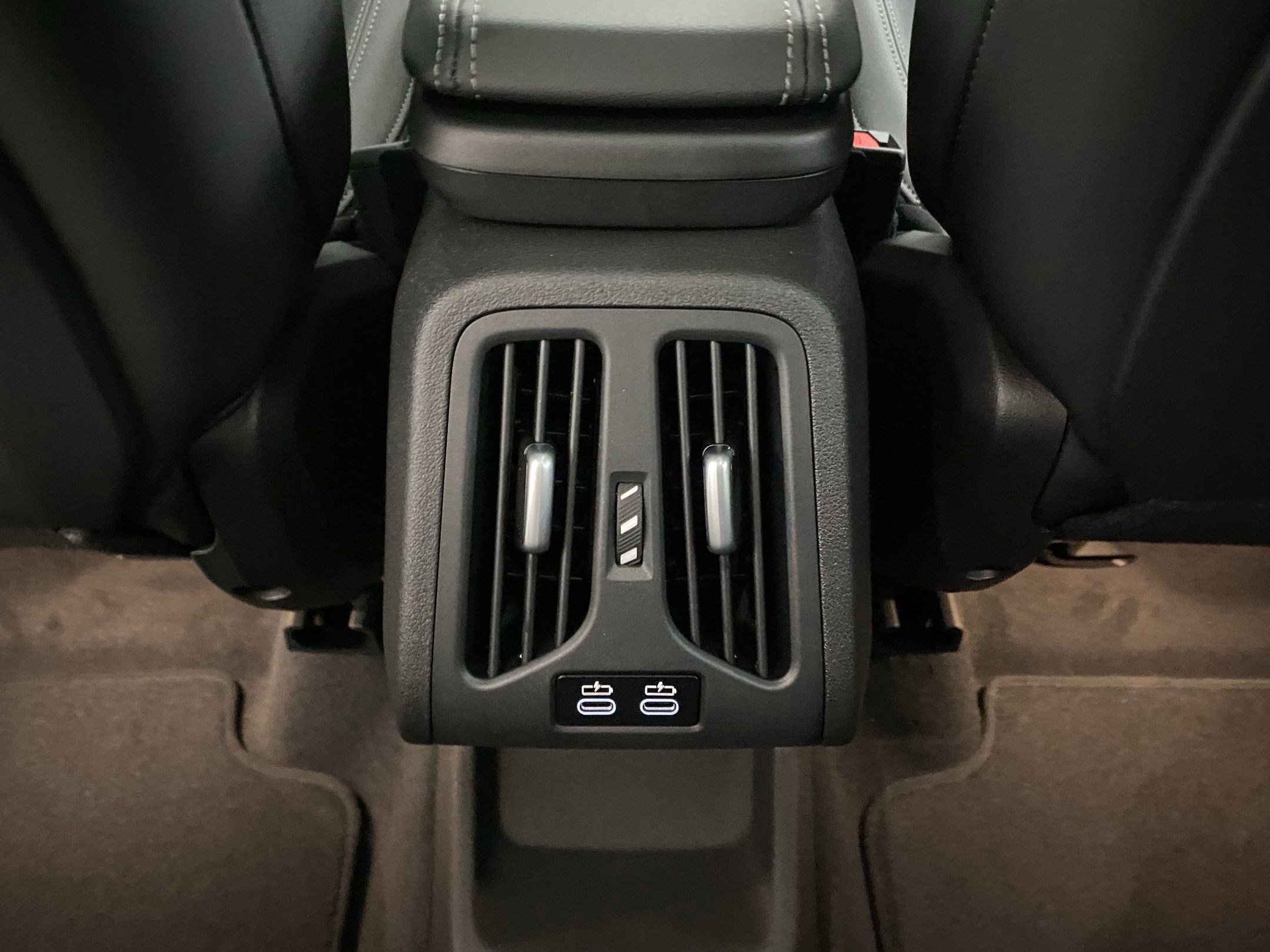 Used 2025 BMW X1 xDrive28i w/ Premium Package image 29