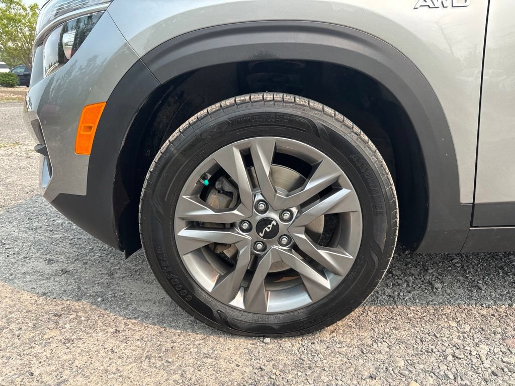 Certified 2023 Kia Seltos LX AWD/4WD image 10