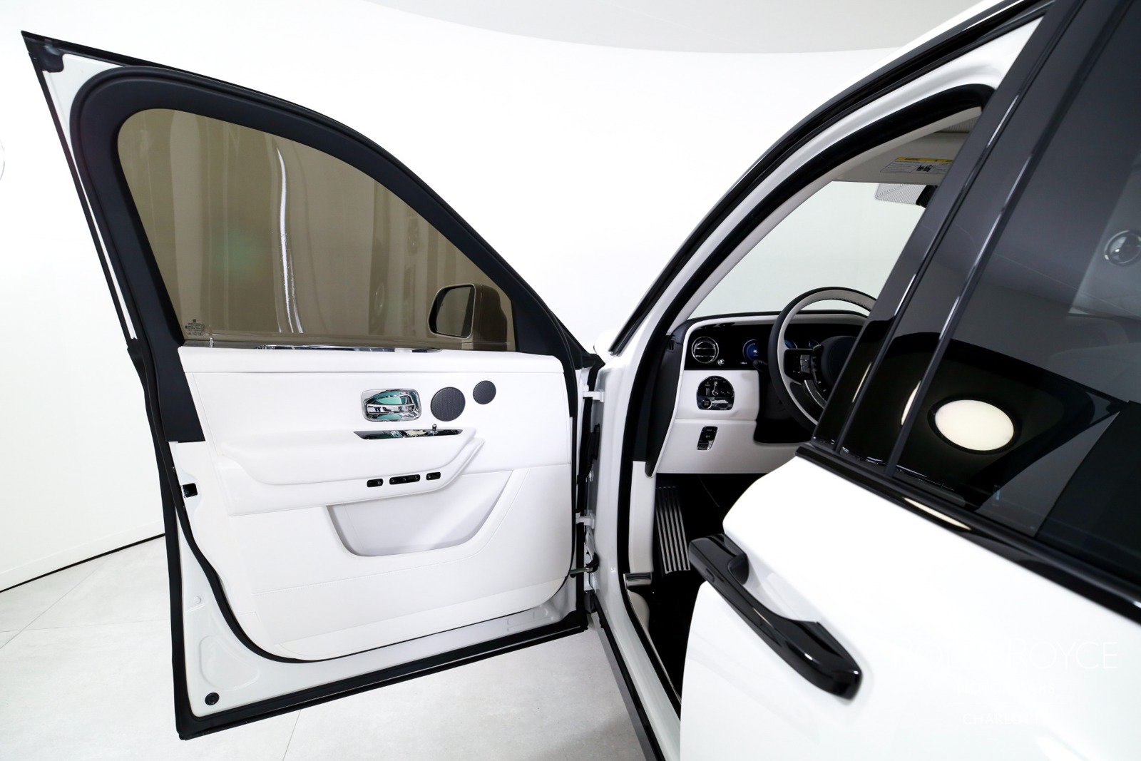 Used 2026 Rolls-Royce Cullinan AWD/4WD image 11