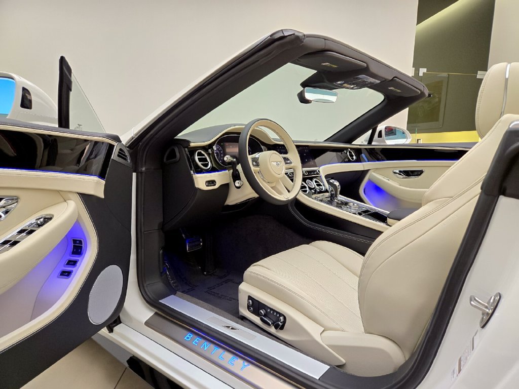 New 2027 Bentley Continental GTC AWD/4WD image 15