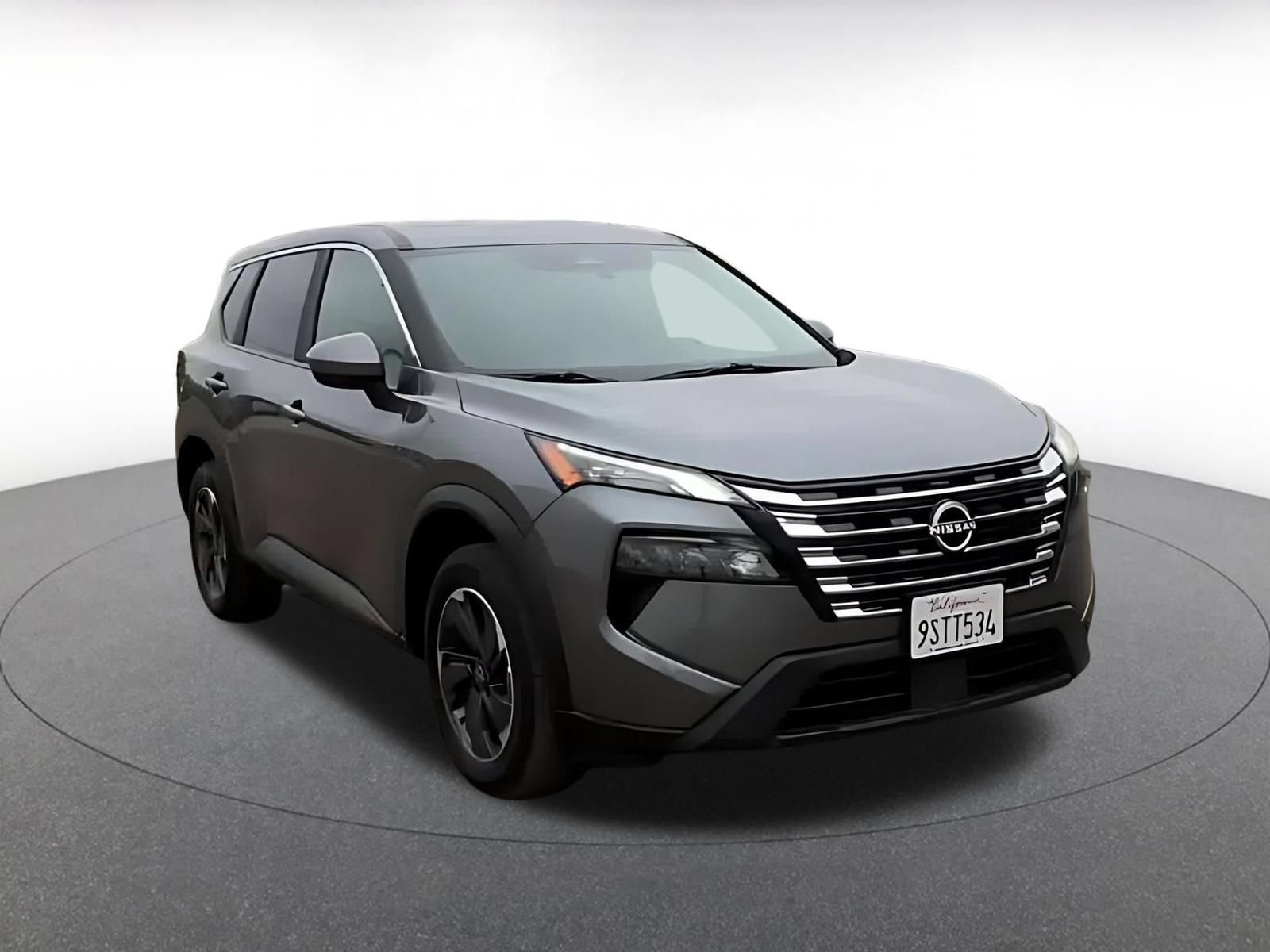 Used 2025 Nissan Rogue SV FWD image 3