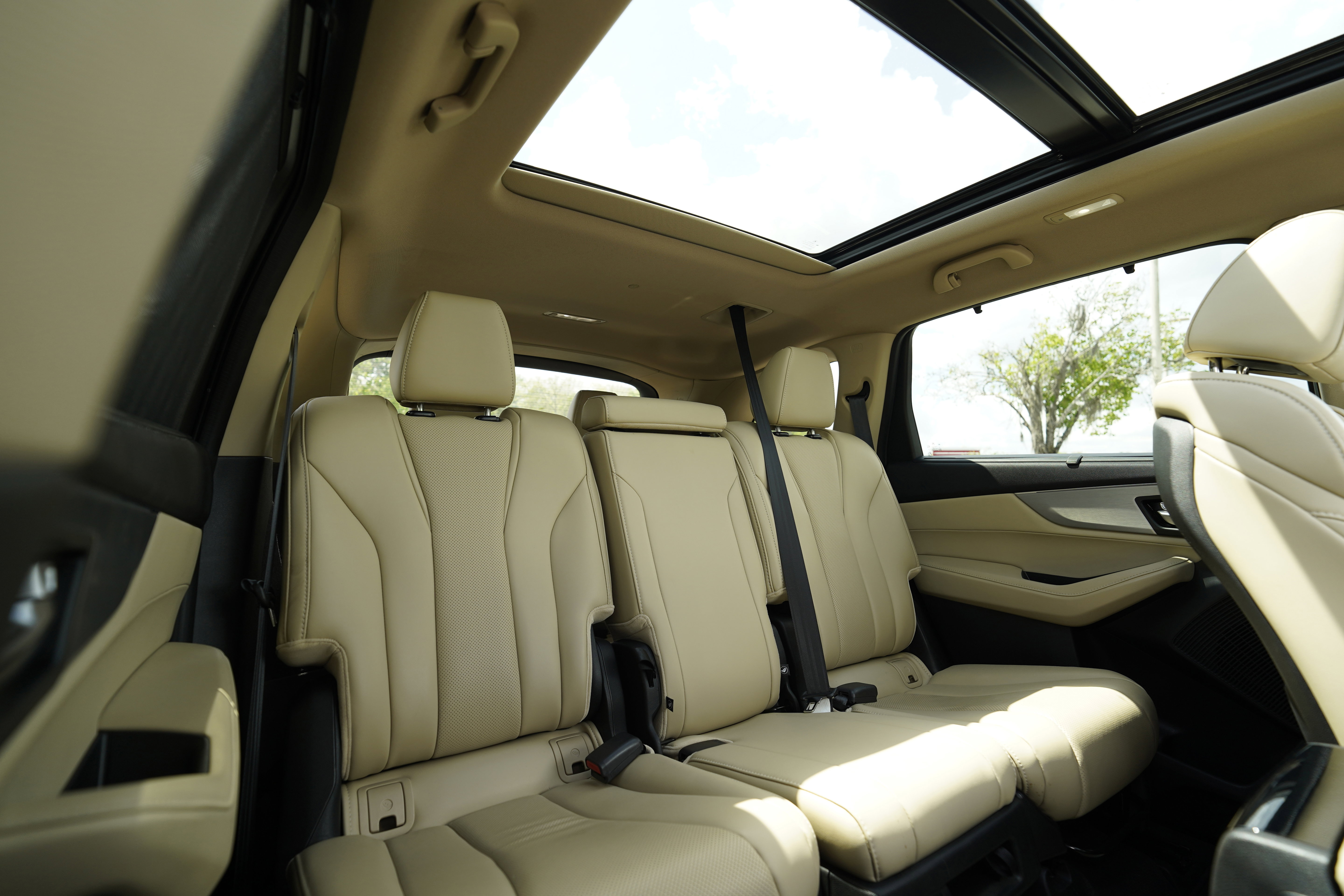 Used 2024 Acura MDX SH-AWD w/ Technology Package image 15