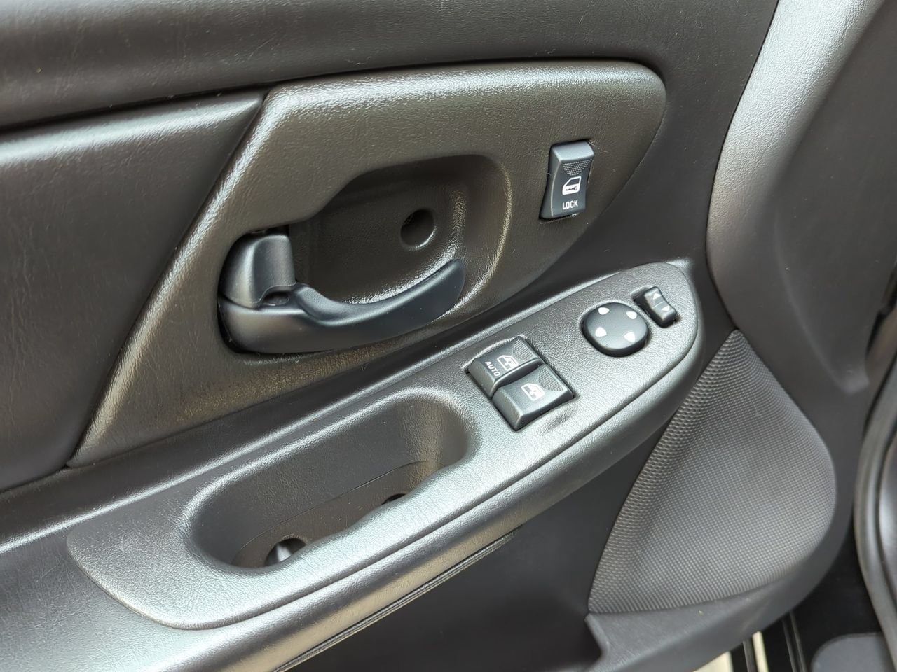 Used 2004 Chevrolet Monte Carlo SS FWD image 9