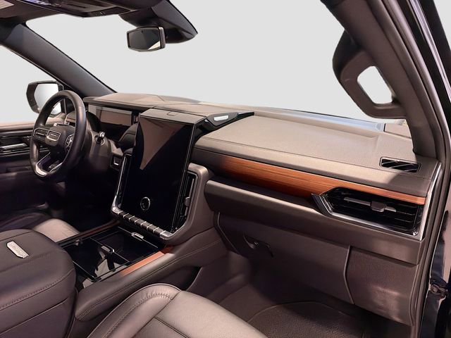 Used 2025 GMC Yukon XL Denali image 28