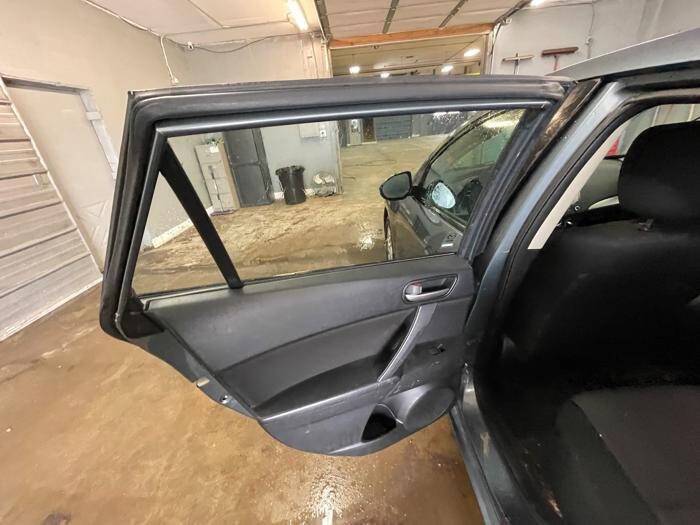 Used 2012 MAZDA MAZDA3 i Touring FWD image 24