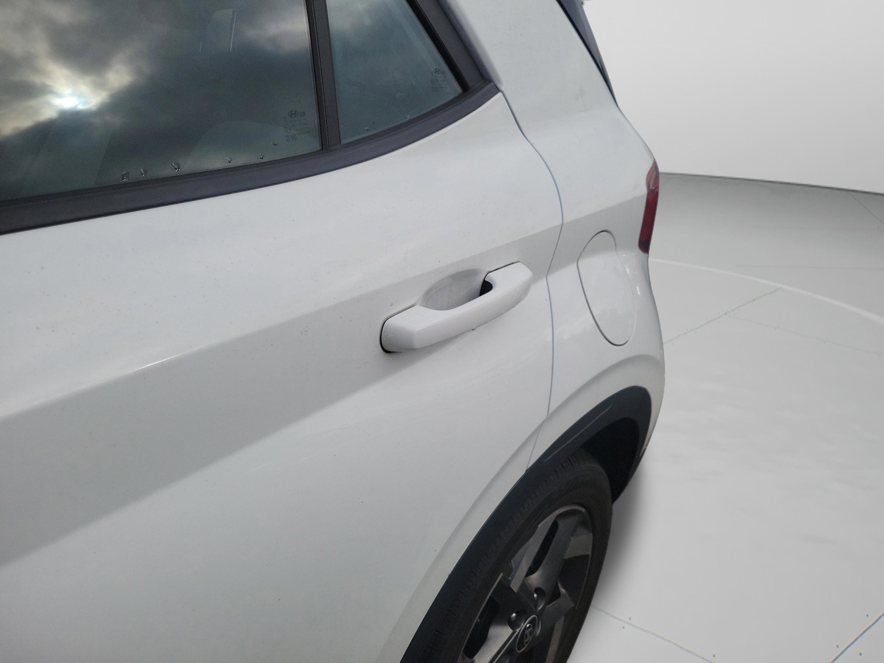 Used 2024 Hyundai Venue SEL FWD image 27