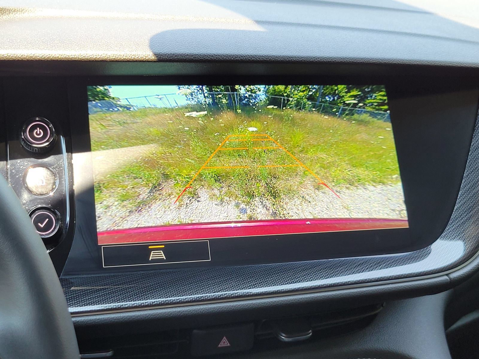 Used 2023 Buick Envision Essence AWD/4WD image 21
