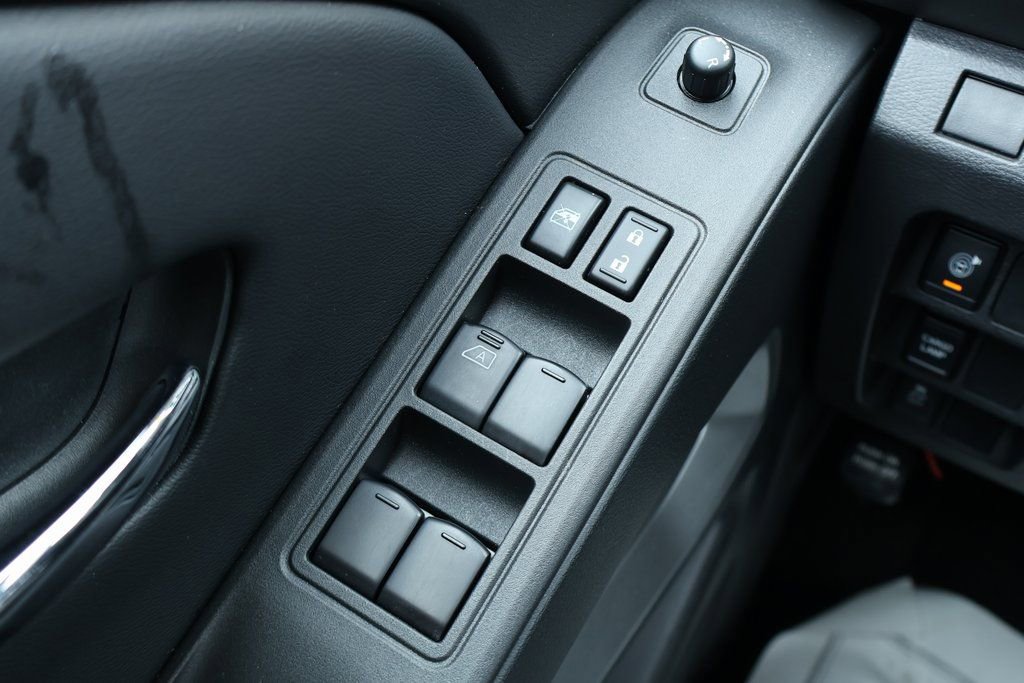 Certified 2025 Nissan Frontier SV image 16