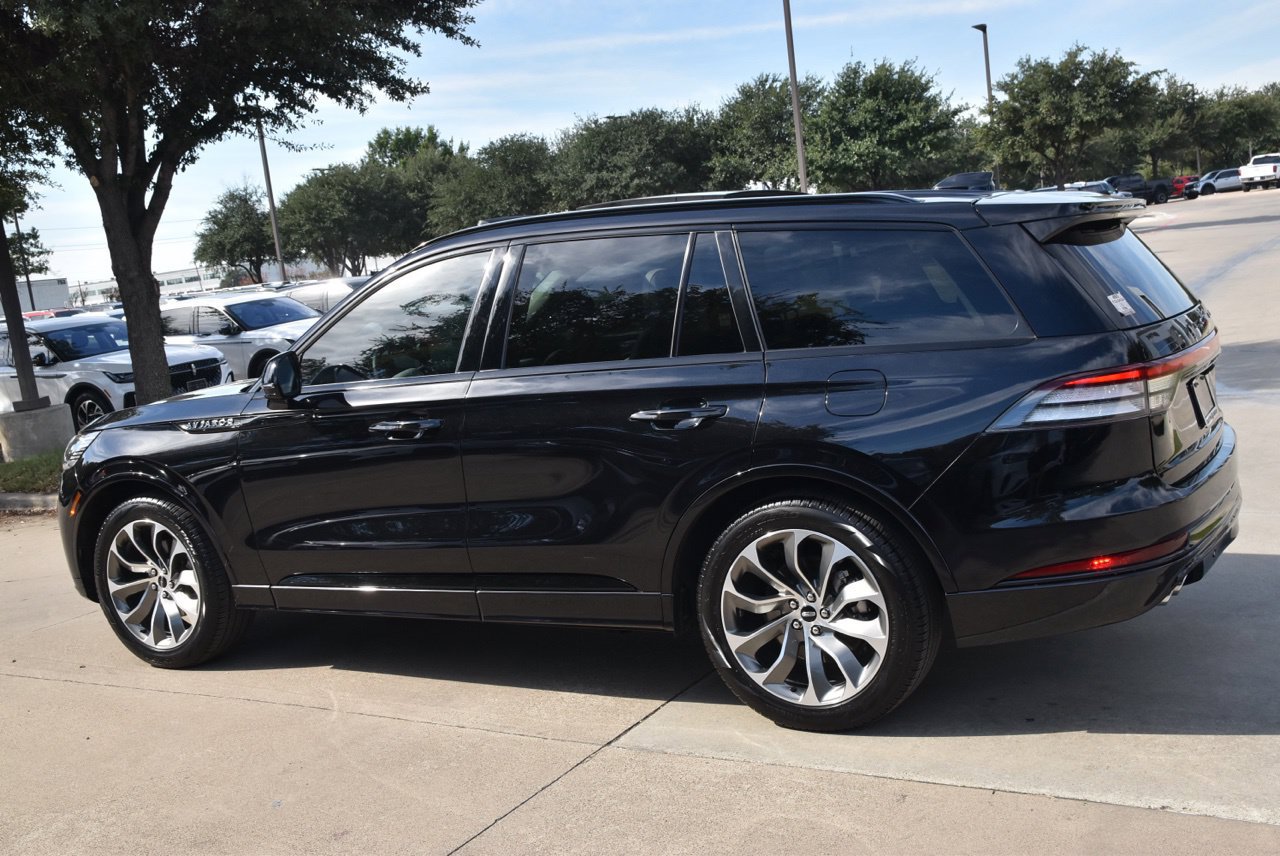 Certified 2026 Lincoln Aviator 2WD w/ Jet Appearance Package image 11