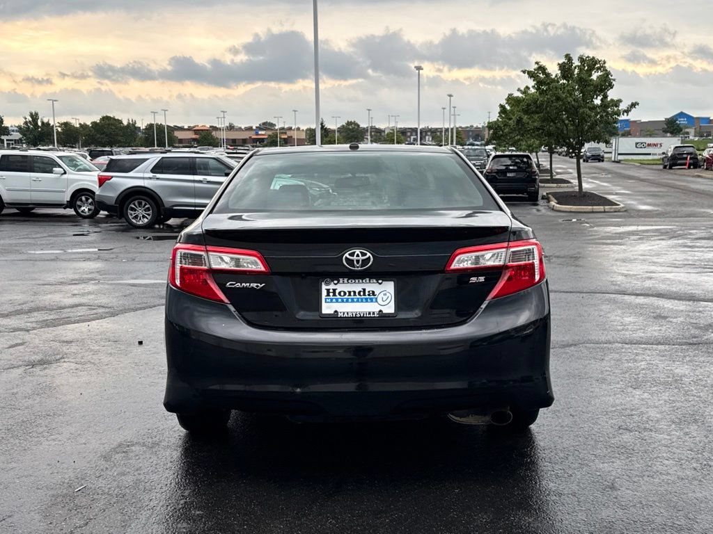 Used 2014 Toyota Camry SE w/ Moonroof Package FWD image 6