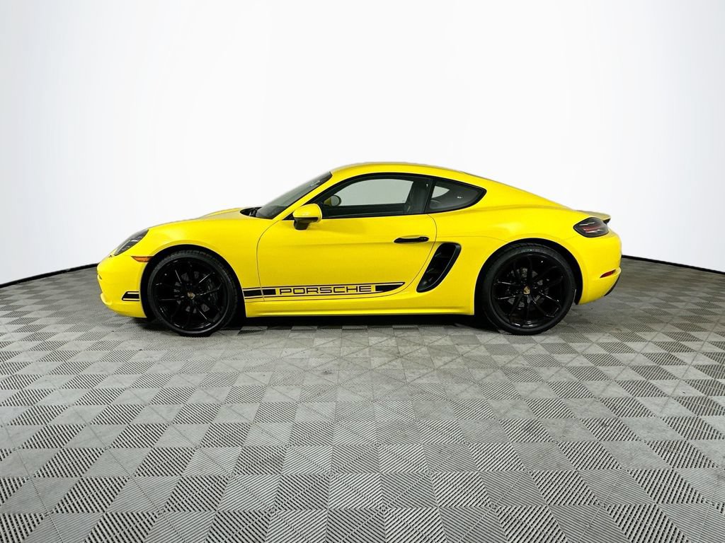 Used 2025 Porsche 718 Cayman RWD image 4