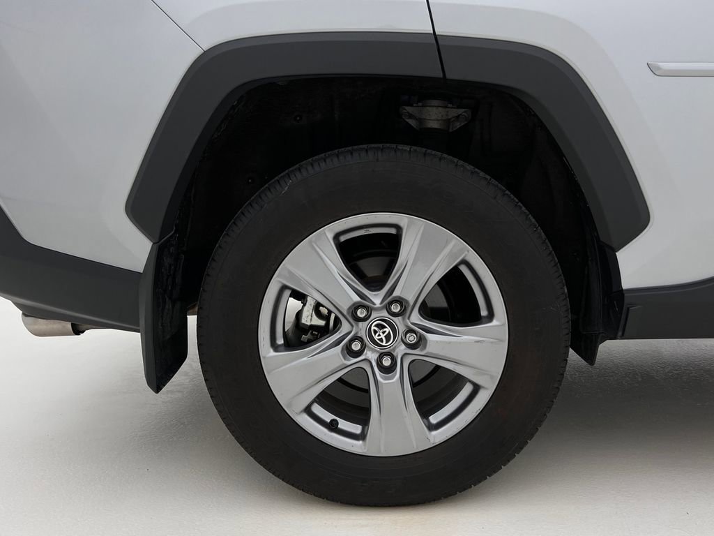 Used 2024 Toyota RAV4 XLE AWD/4WD image 28