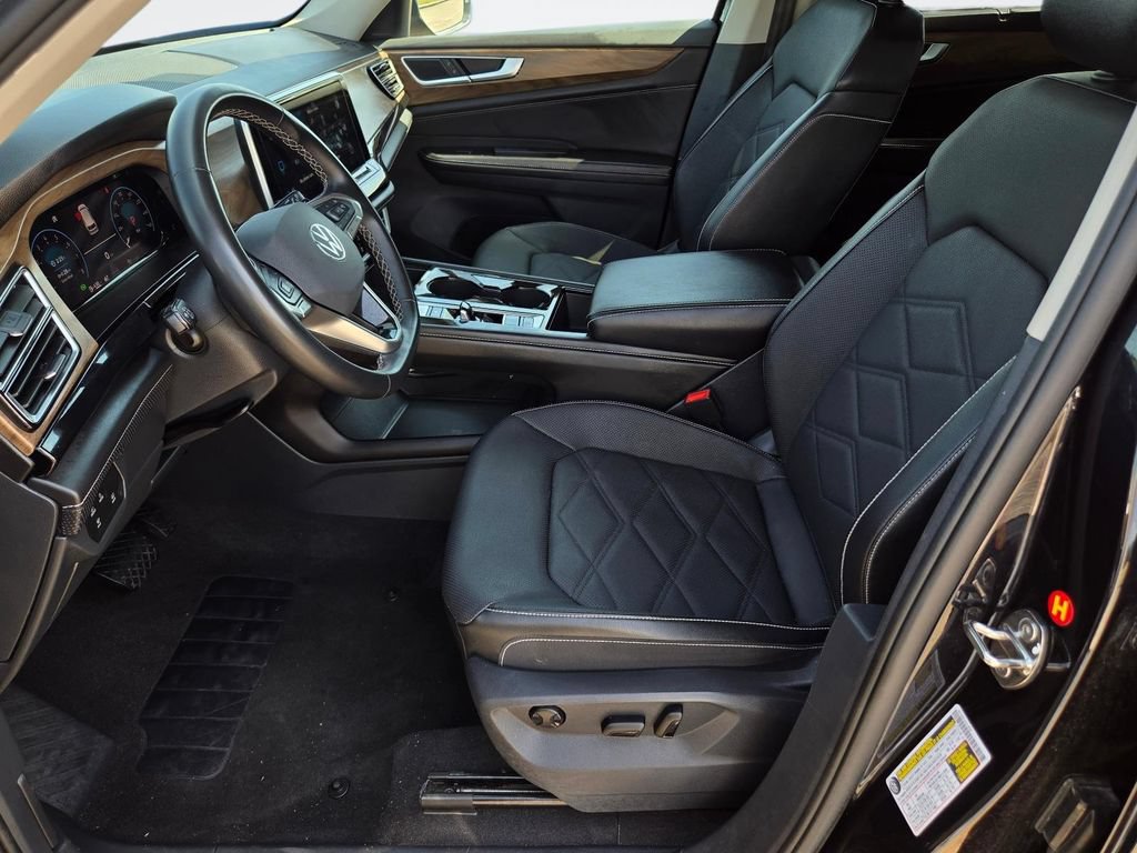 Used 2025 Volkswagen Atlas SE FWD image 27