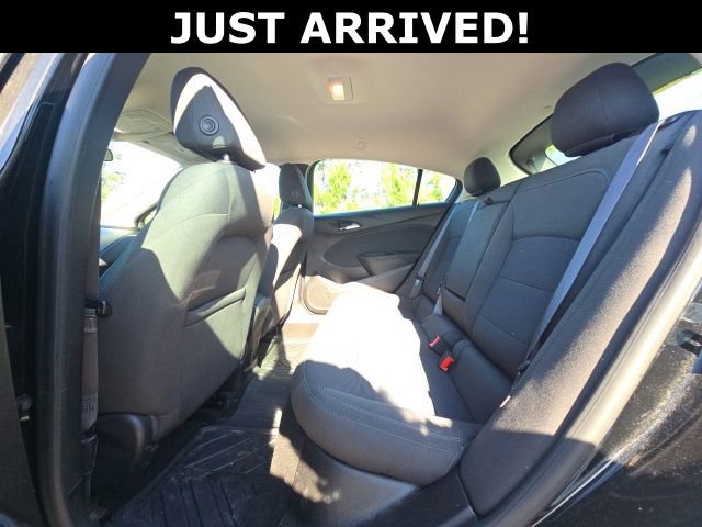 Used 2017 Chevrolet Cruze LT w/ Convenience Package FWD image 8