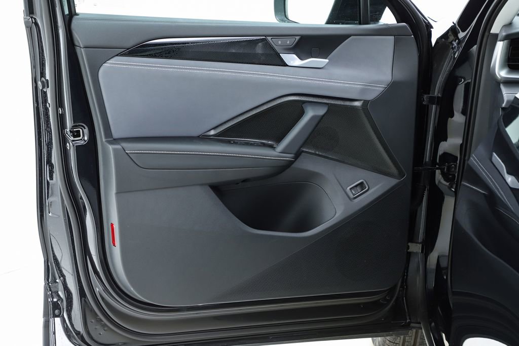 New 2026 Volkswagen Tiguan SE image 18