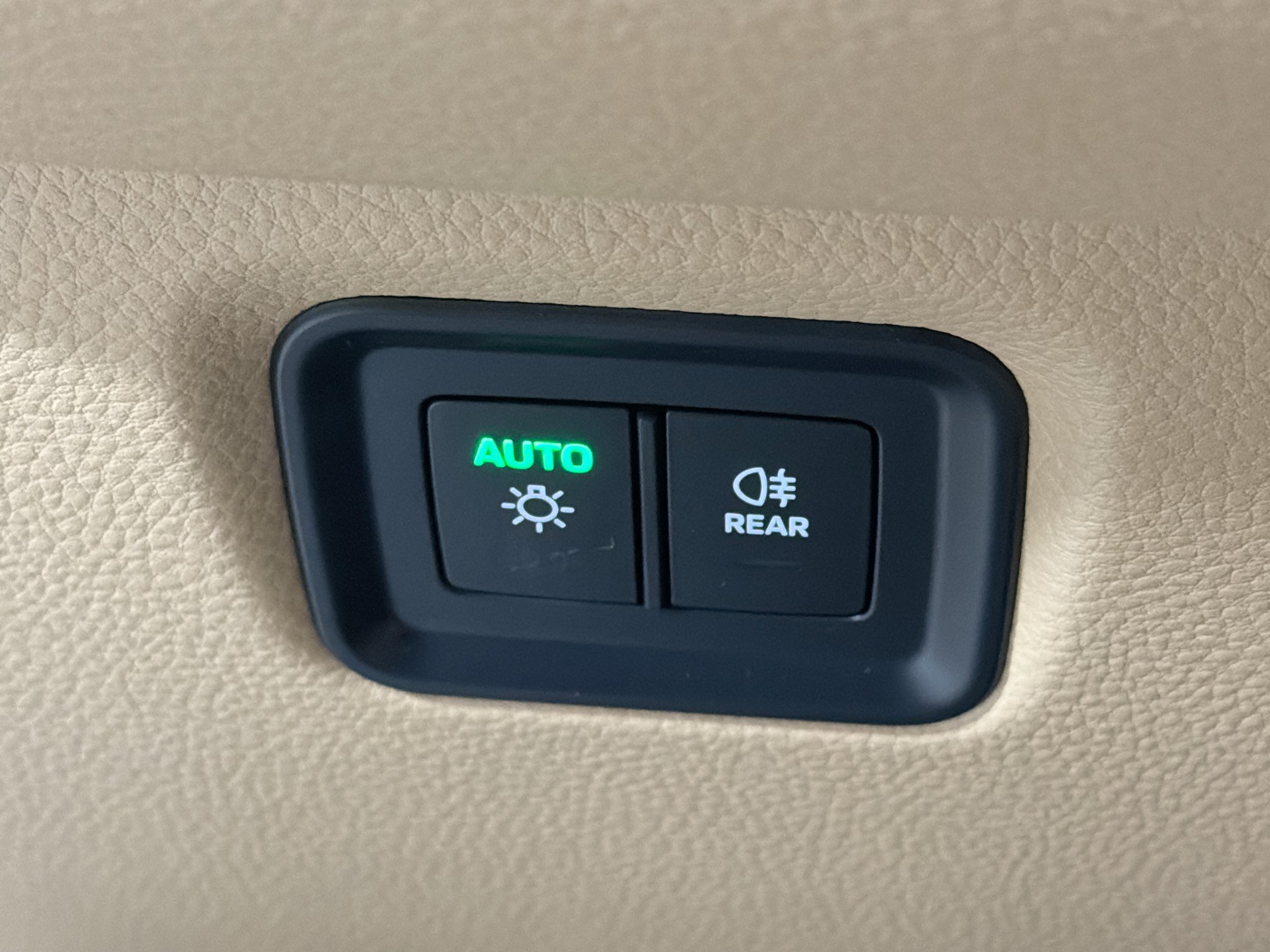 Certified 2026 Porsche Cayenne AWD/4WD image 34