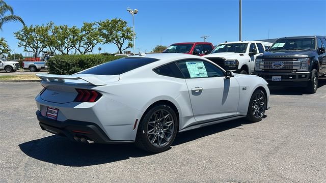 New 2026 Ford Mustang GT Premium w/ GT Performance Package RWD image 3