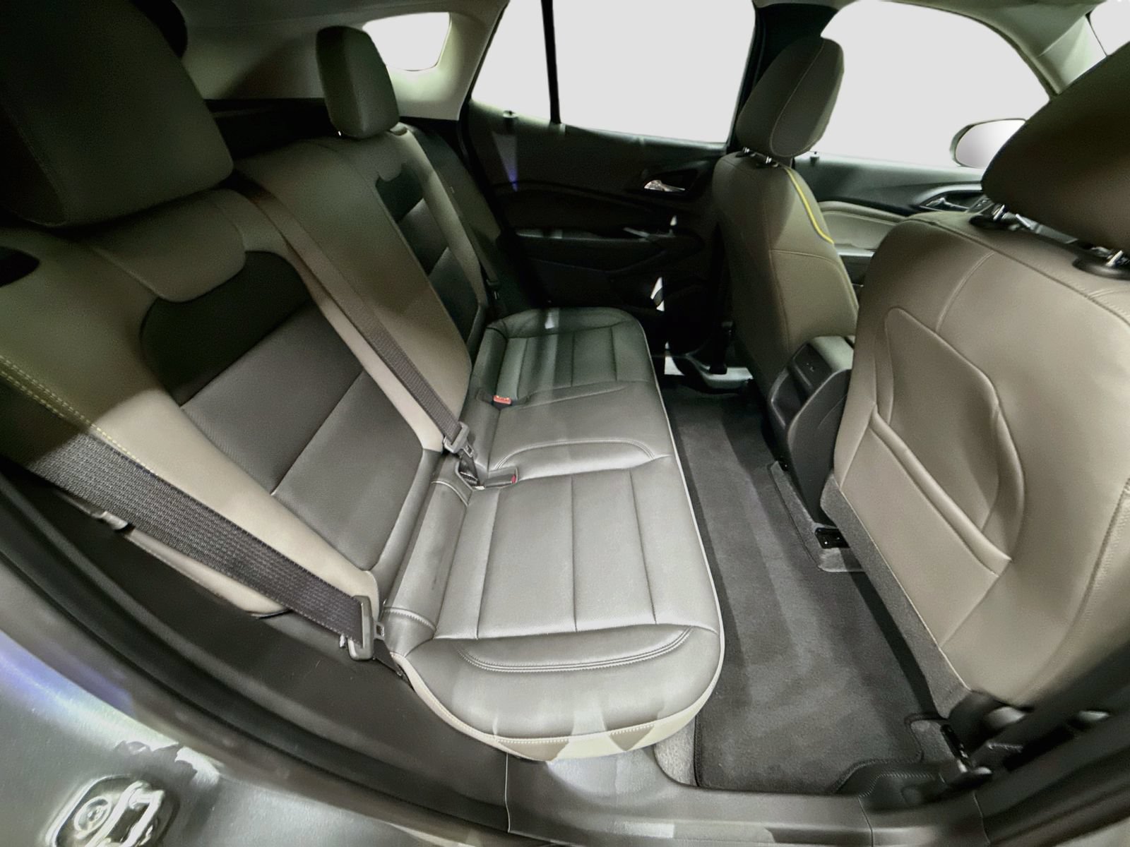 New 2026 Chevrolet Trax ACTIV w/ Sunroof Package FWD image 32
