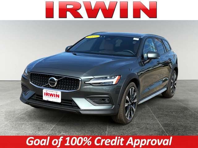 Used 2026 Volvo V60 B5 Cross Country Ultra w/ Climate Package AWD/4WD image 1