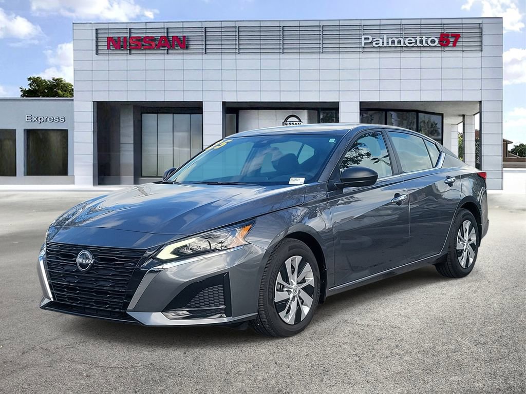 Certified 2025 Nissan Altima 2.5 S image 3