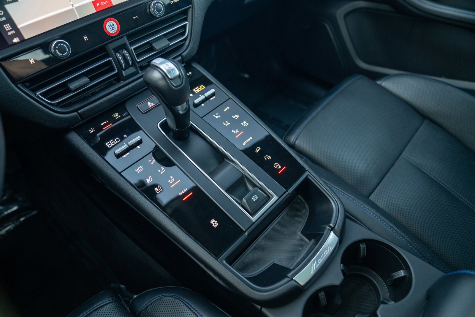 Certified 2024 Porsche Macan image 21