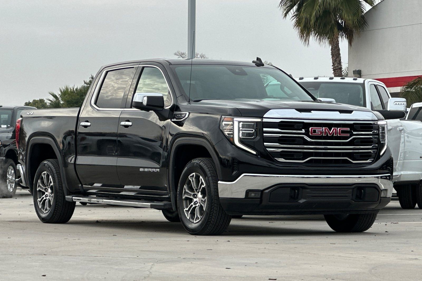 Used 2024 GMC Sierra 1500 SLT image 8