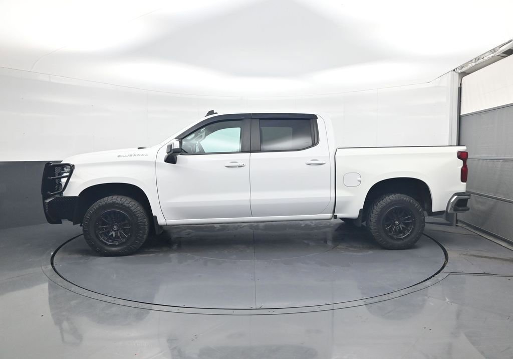 Used 2021 Chevrolet Silverado 1500 LT image 2