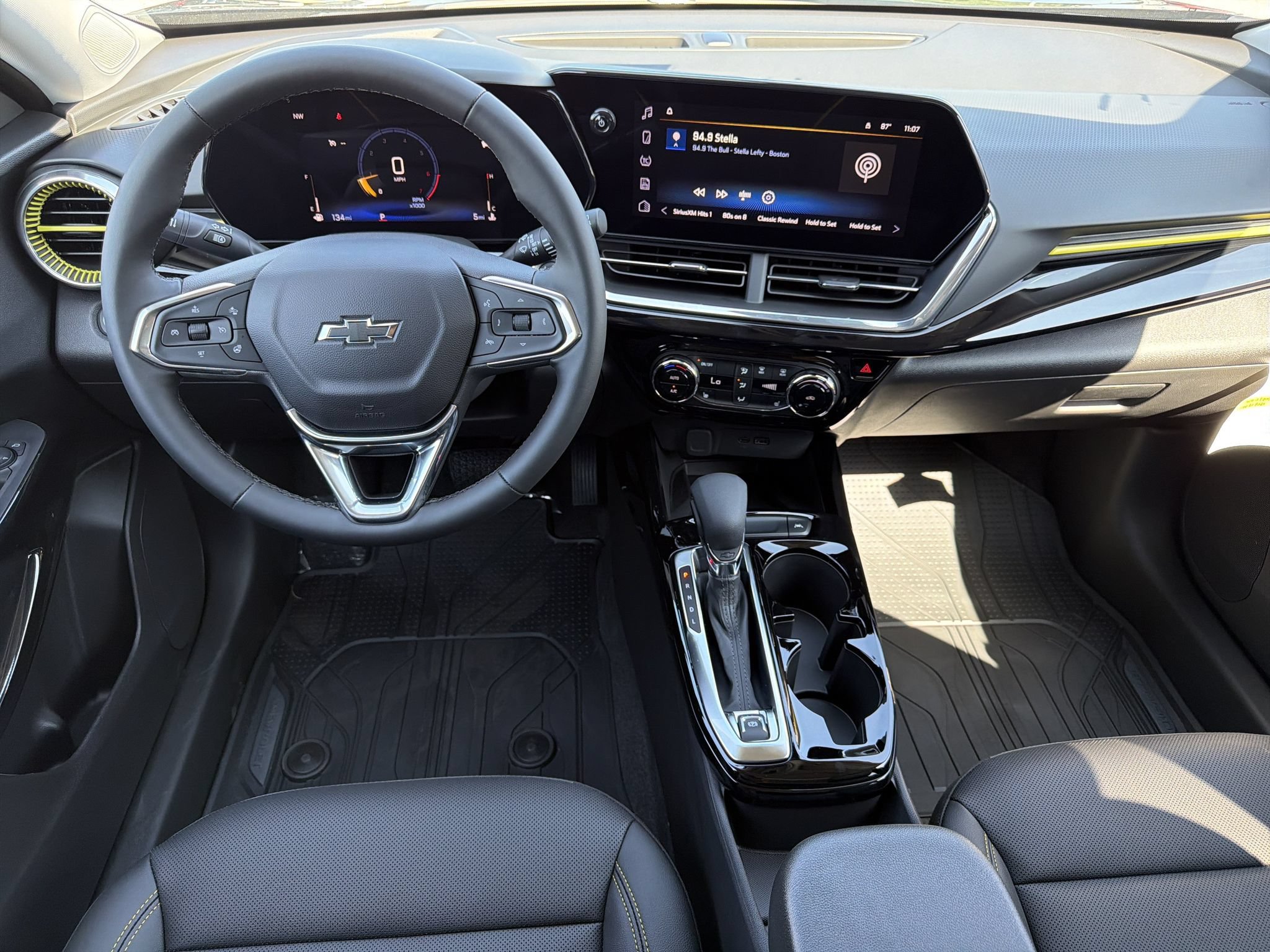 New 2026 Chevrolet Trax ACTIV w/ Sunroof Package FWD image 4