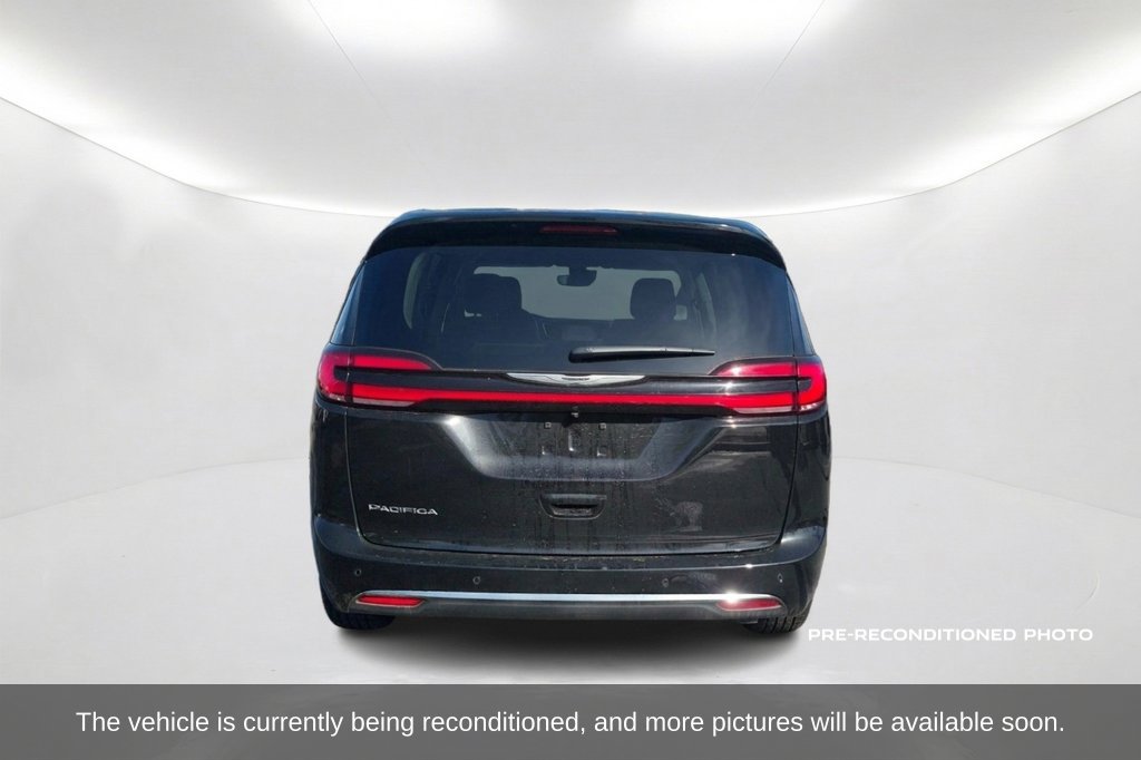 Used 2026 Chrysler Pacifica Select FWD image 7