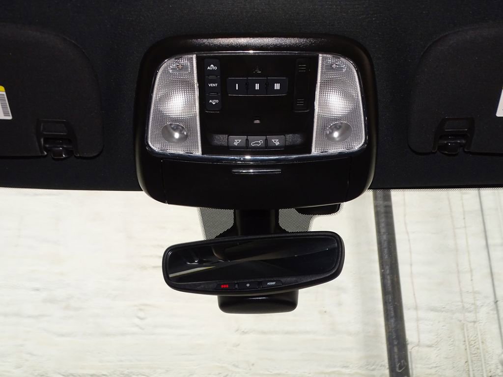 Used 2021 Jeep Grand Cherokee Limited image 28