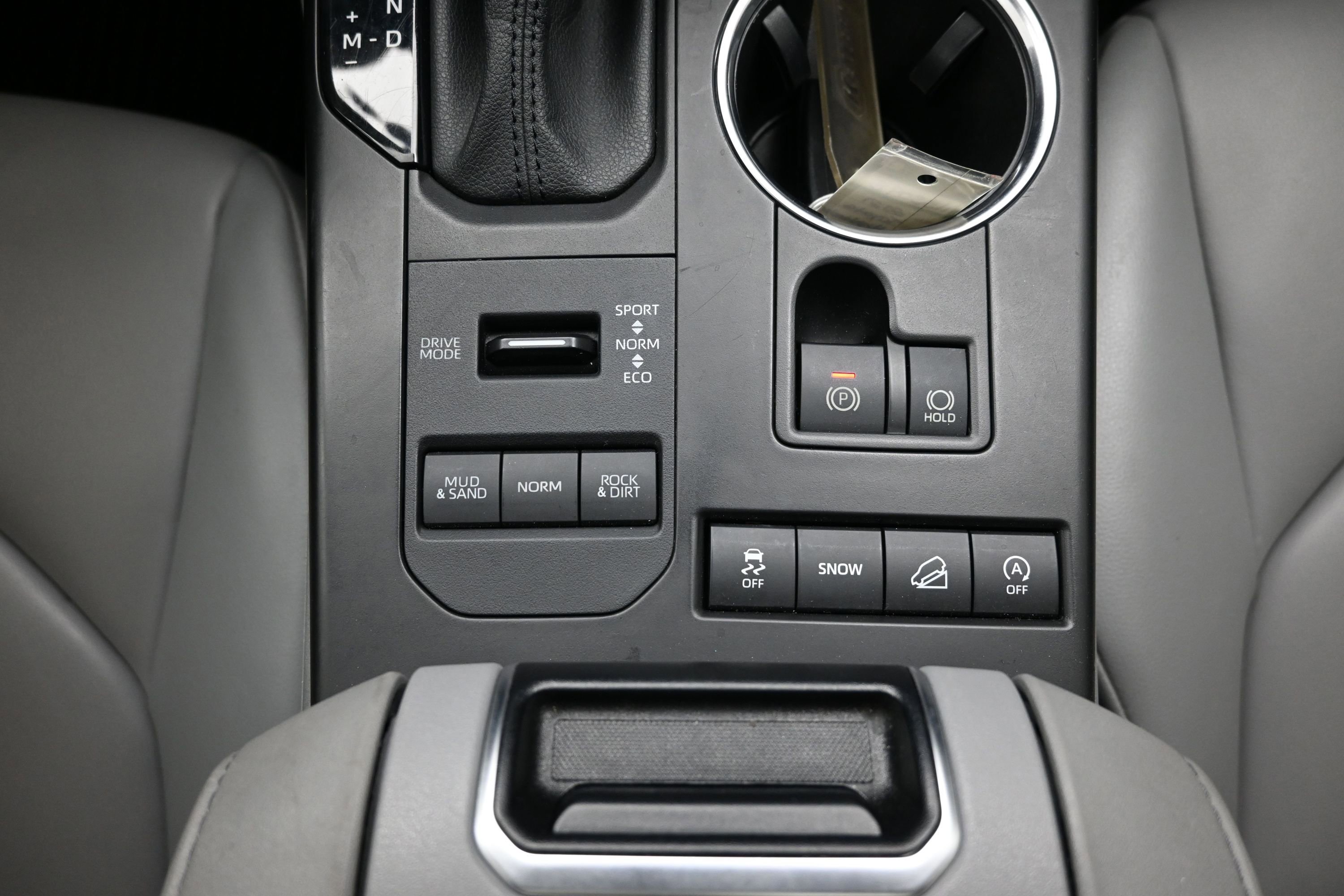 Used 2021 Toyota Highlander XLE AWD/4WD image 36