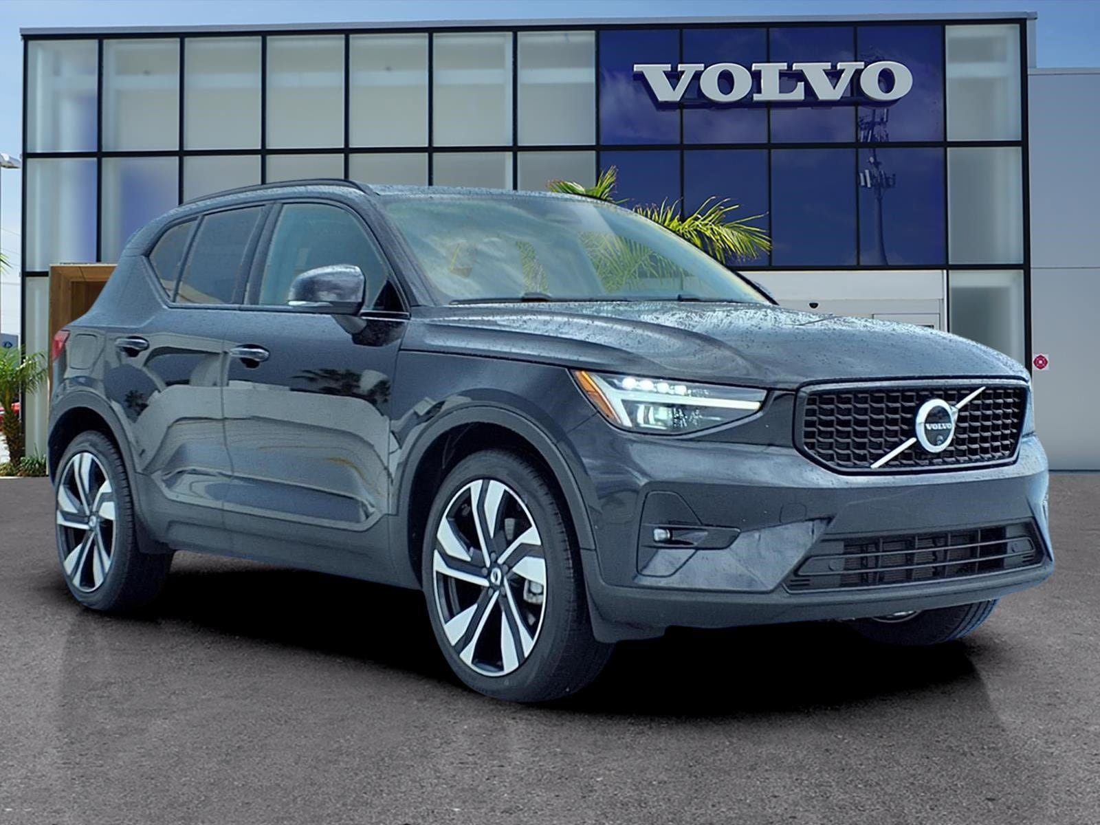 Certified 2024 Volvo XC40 B5 Ultimate