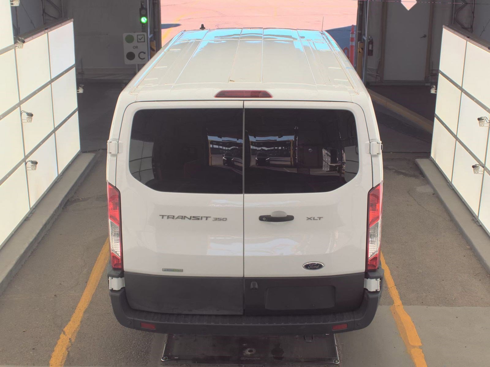 Used 2023 Ford Transit 350 XLT image 8