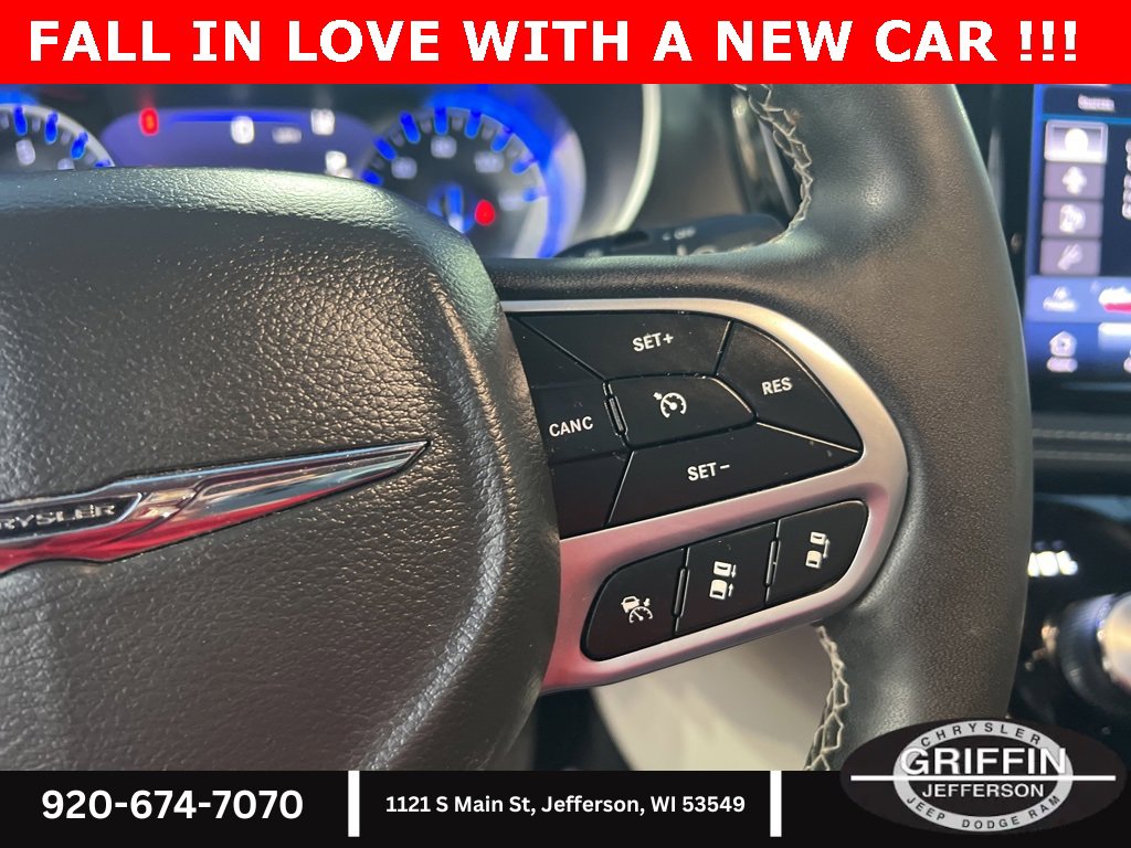 Used 2022 Chrysler Pacifica Touring-L image 23