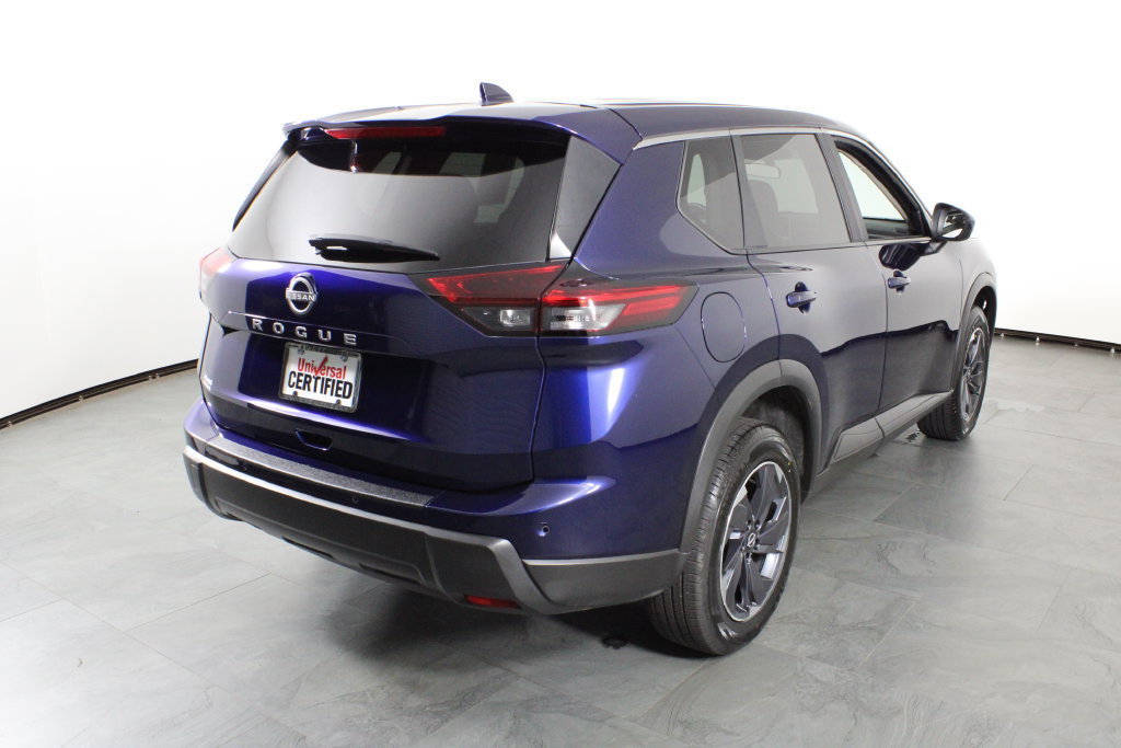 Certified 2025 Nissan Rogue SV FWD image 4