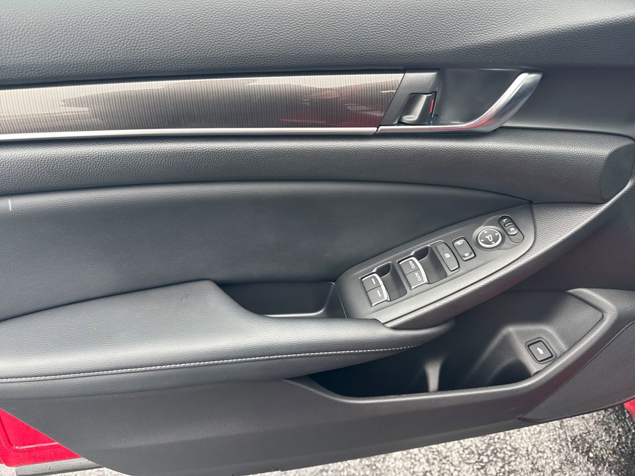 Used 2018 Honda Accord Sport image 17