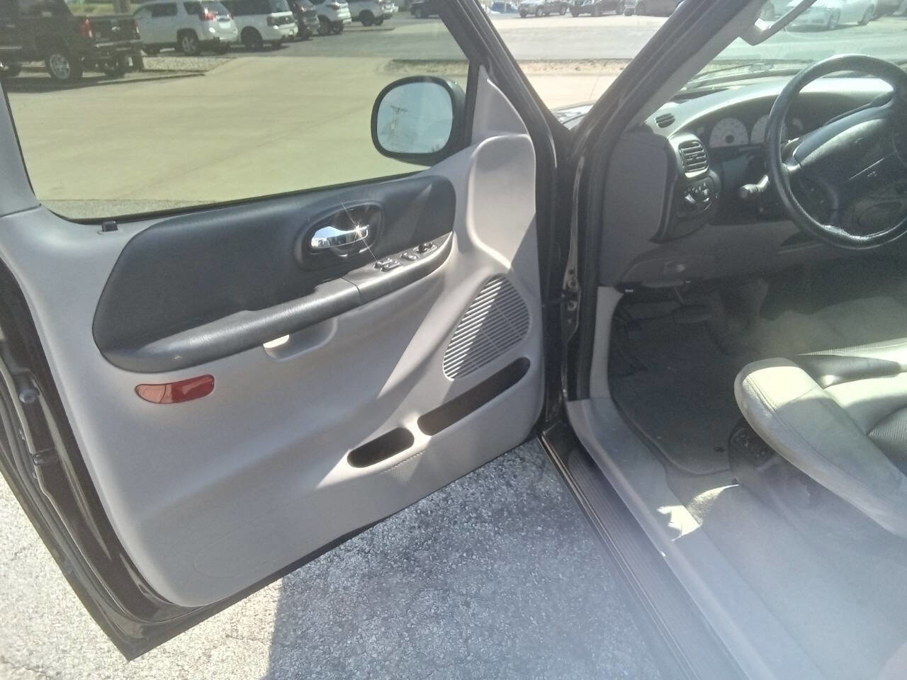 Used 2004 Ford F150 Lightning RWD image 16