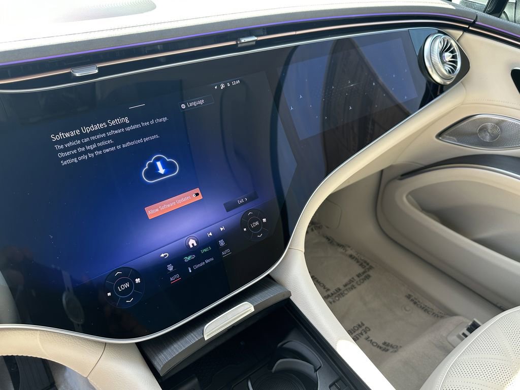 New 2026 Mercedes-Benz EQS 550 4MATIC SUV image 31